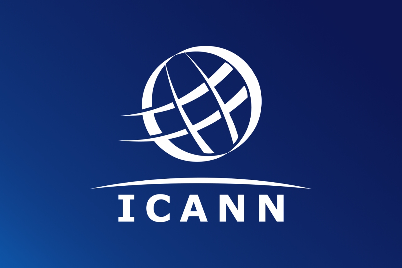 Logotipo de ICANN sobre fondo azul