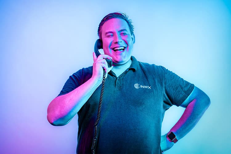 Hombre al teléfono